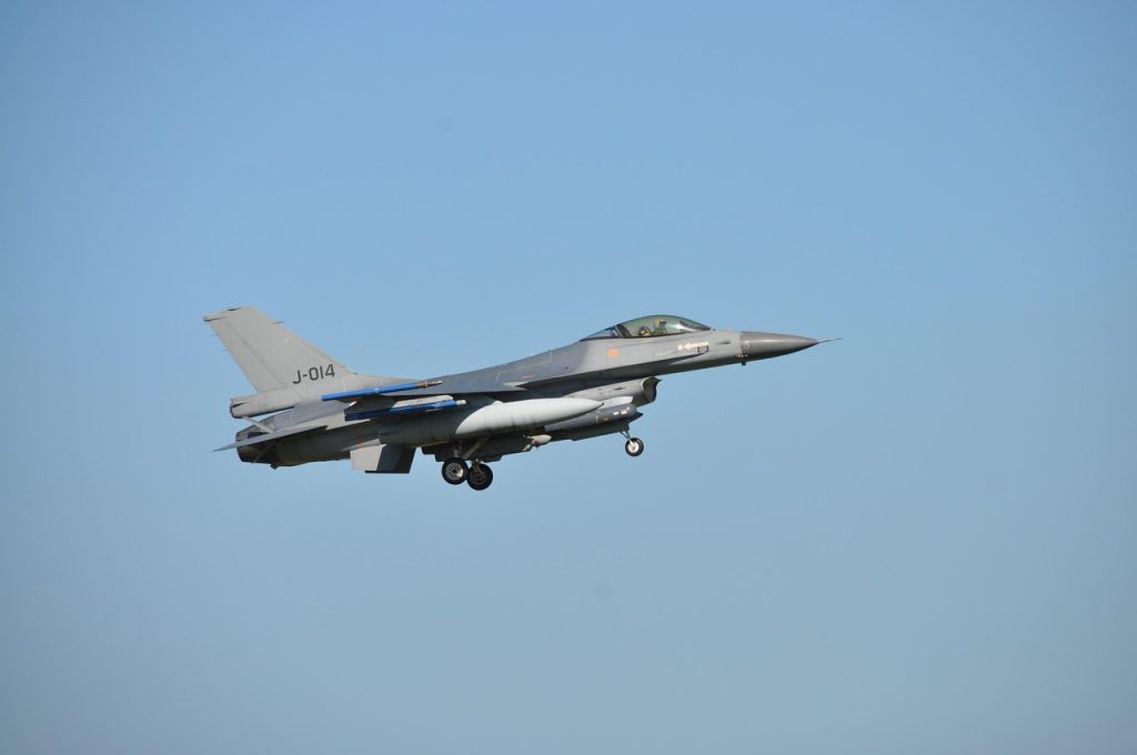 aircraft-3326112_1280